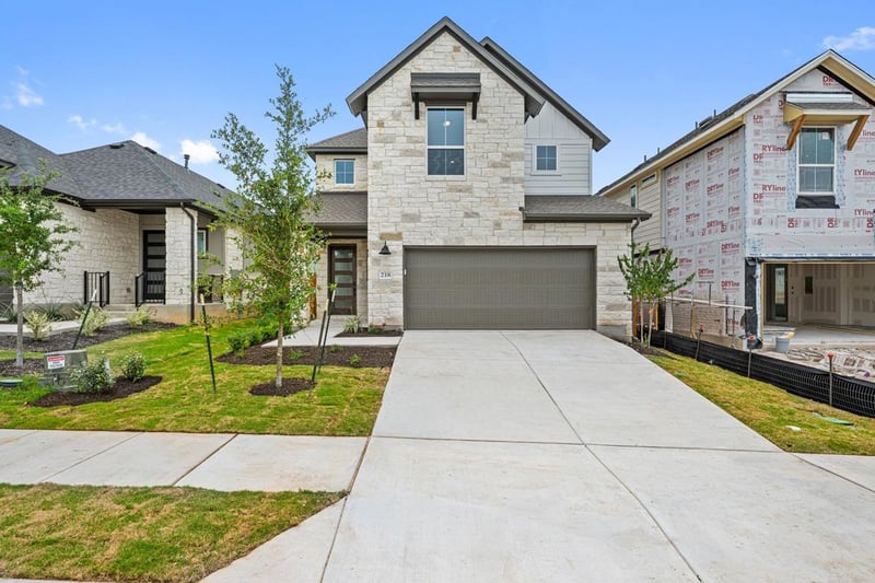 Virtual tour of 218 Grayson Elm Pass