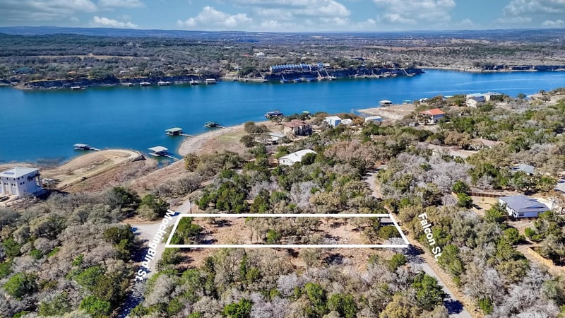 Virtual tour of 21808 Mockingbird/Falcon ST