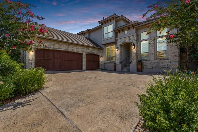 Virtual tour of 219 Golden Bear DR