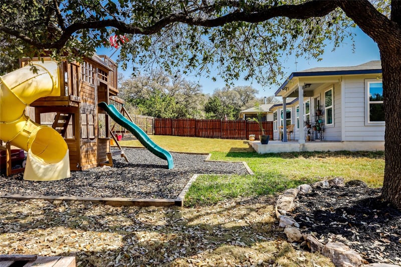 Virtual tour of 21902 Oxford Dr