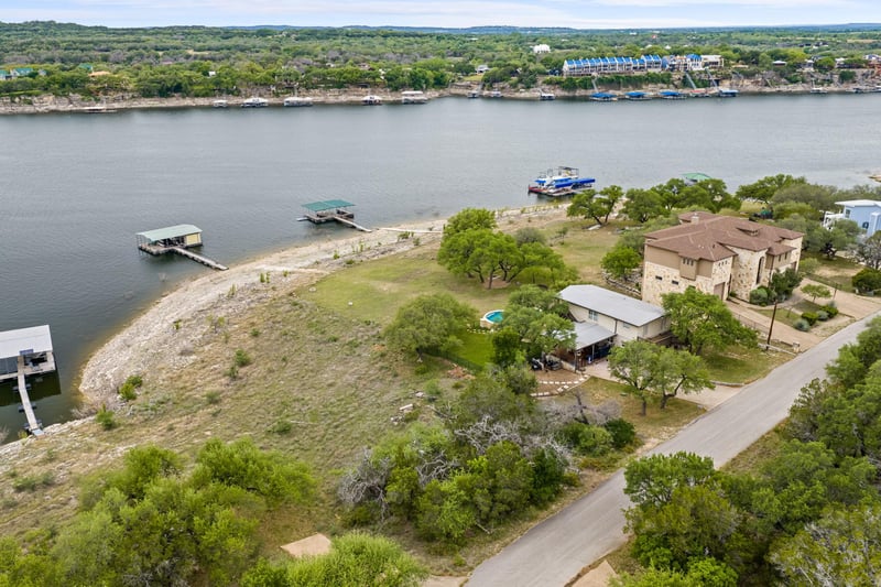 Virtual tour of 21909 Mockingbird ST