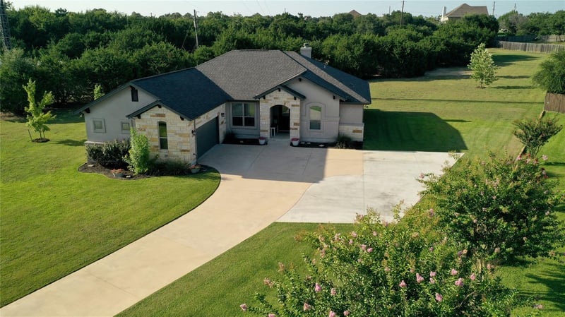Virtual tour of 220 Angela DR