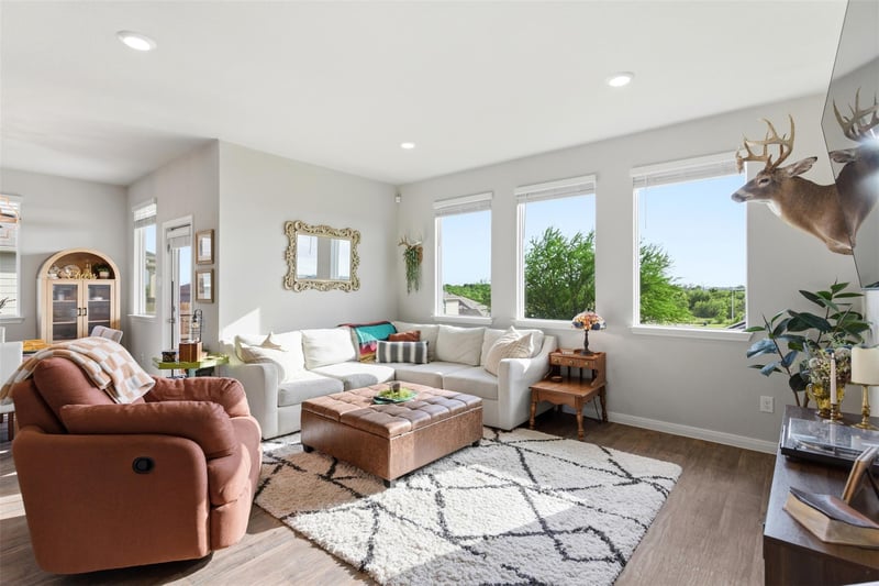 Virtual tour of 220 Apache Plum DR