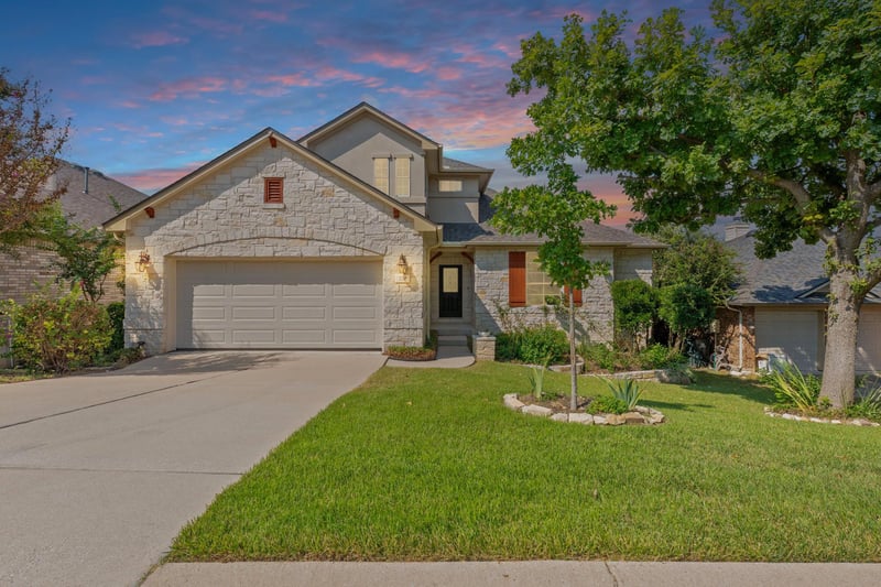 Virtual tour of 220 Canterbury Dr