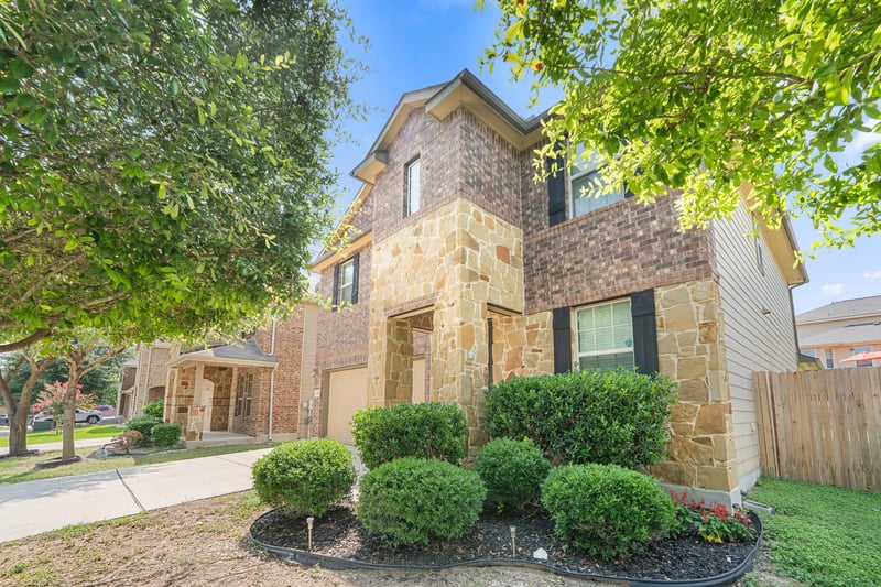 Virtual tour of 220 Golden Vista ST