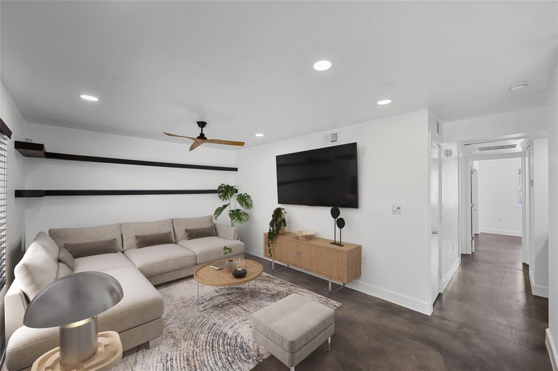 Virtual tour of 2200 Dickson DR Unit #124