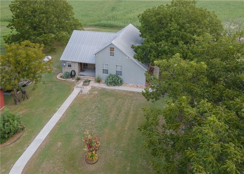 Virtual tour of 2201 County Road 311