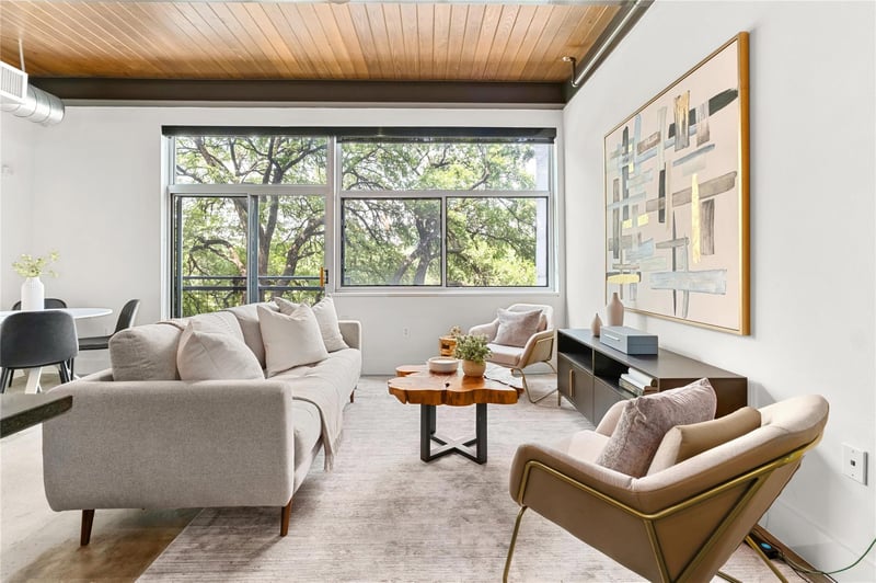 Virtual tour of 2205 N Lamar Blvd Unit #113