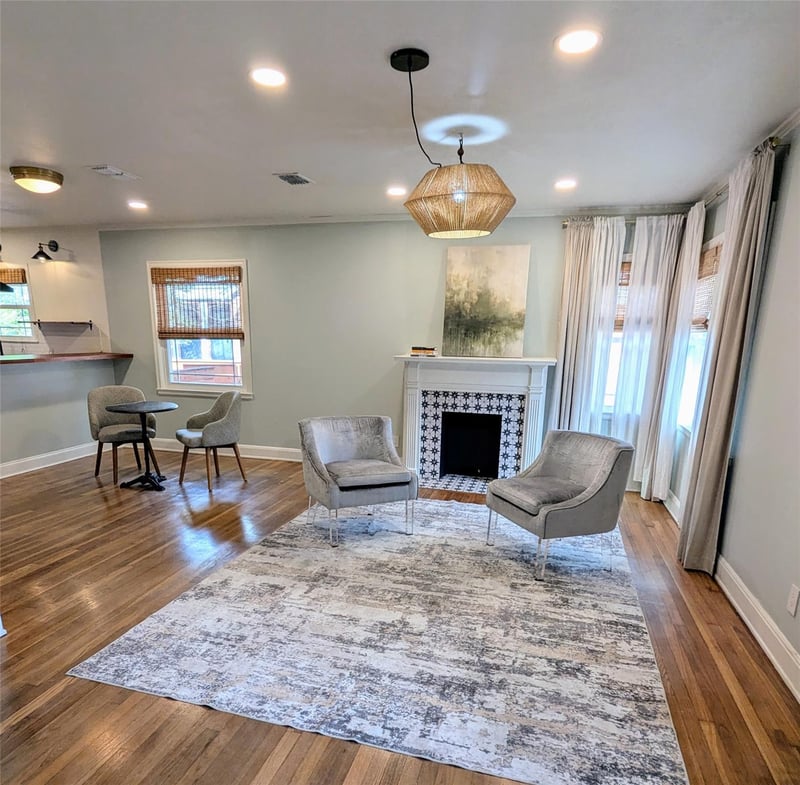 Virtual tour of 2206 Euclid Ave