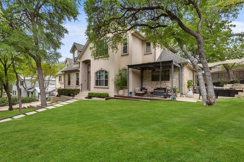 Virtual tour of 2206 W 11th St
