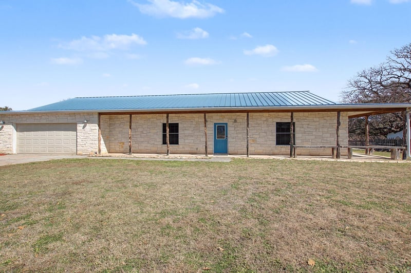 Virtual tour of 2207 Boxwood CIR