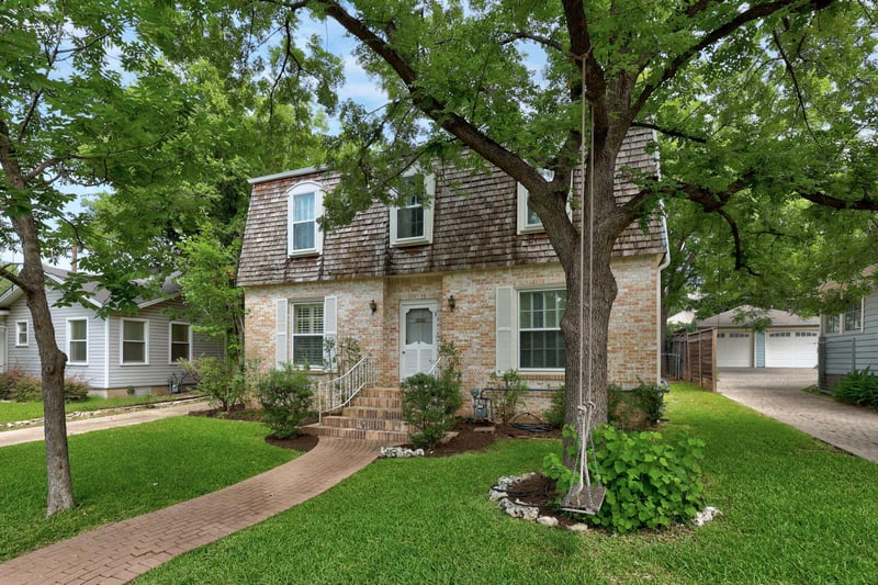 Virtual tour of 2207 Mountain View RD