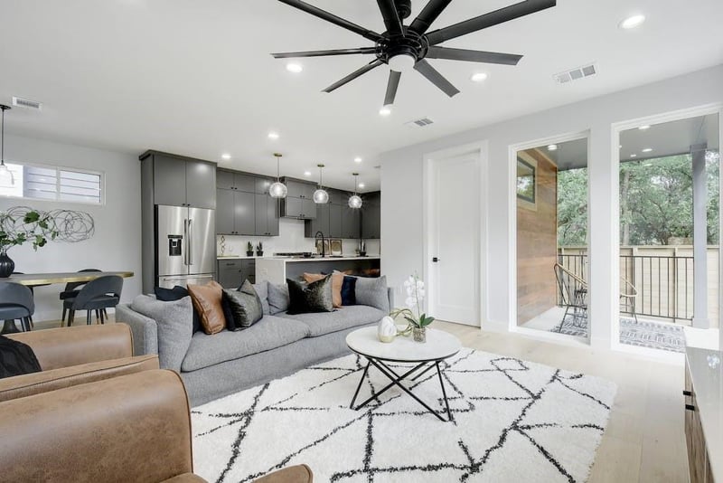 Virtual tour of 2207 Rabb Glen ST