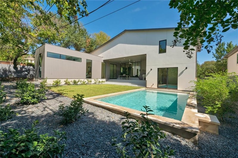 Virtual tour of 2207 Sunny Slope DR