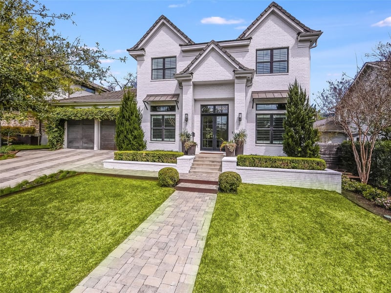 Virtual tour of 2208 Greenlee DR