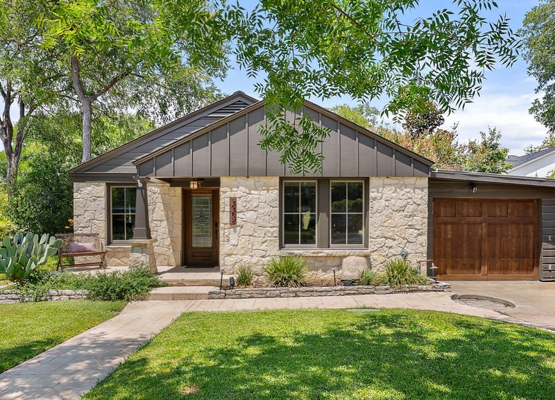 Virtual tour of 2208 Mountain View RD