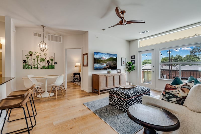 Virtual tour of 2209 Hancock Dr Unit #15