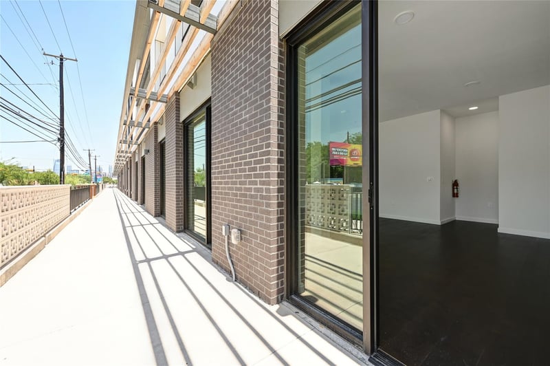 Virtual tour of 2209 S 1st St Unit #107