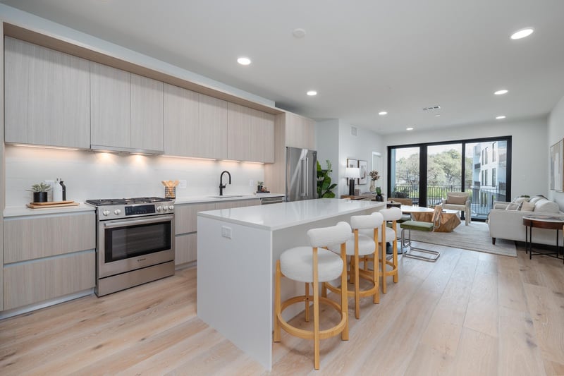 Virtual tour of 2209 S 1st ST Unit #237