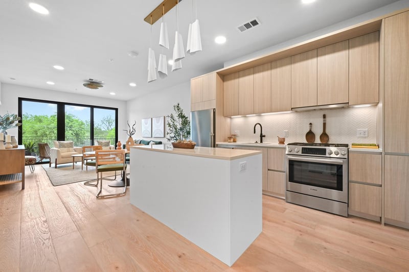 Virtual tour of 2209 S 1st St Unit #313