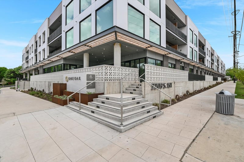 Virtual tour of 2209 South ST Unit #330