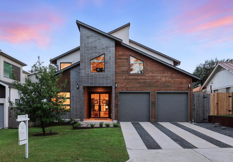Virtual tour of 2209 Townes LN