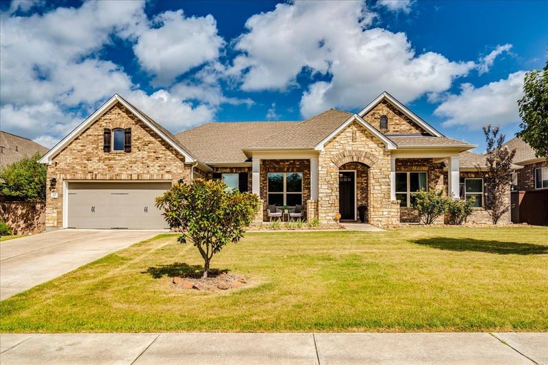 Virtual tour of 221 Clearwater WAY
