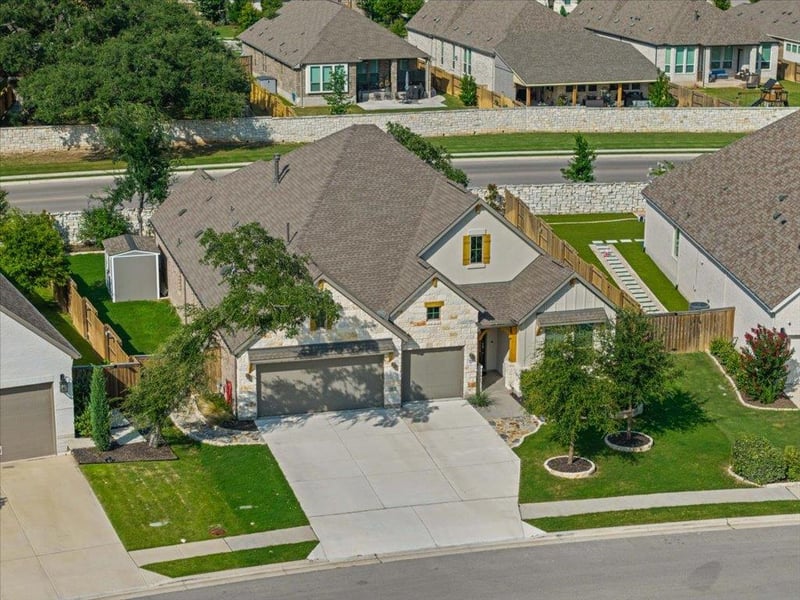 Virtual tour of 221 Iron Creek WAY