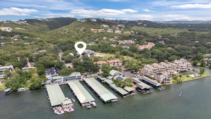 Virtual tour of 2212 1/2 Westlake DR
