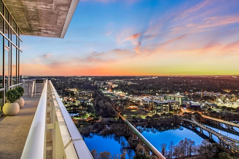 Virtual tour of 222 West Ave Unit #3002