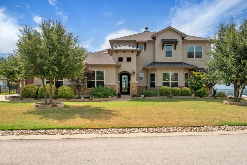 Virtual tour of 2220 Quarry LOOP