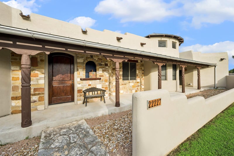 Virtual tour of 22227 Oban DR