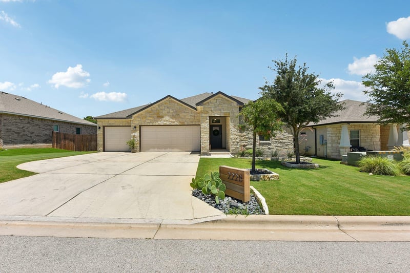 Virtual tour of 2228 River Place LN