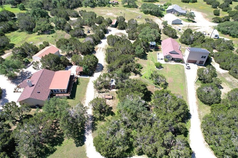Virtual tour of 22313  Honeycomb Ln