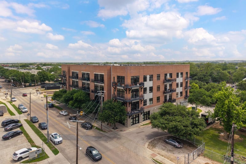 Virtual tour of 2235 E 6th St Unit #106