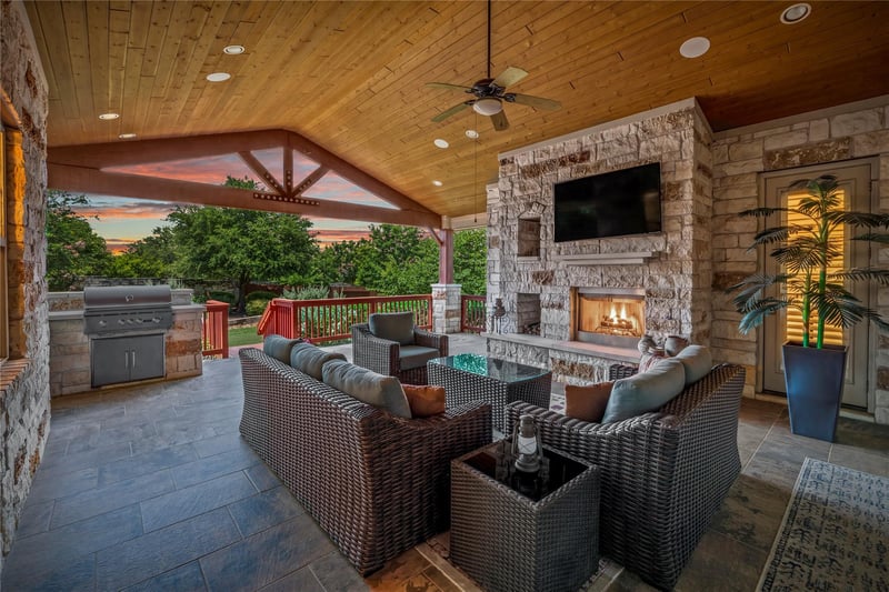 Virtual tour of 224 Oxbow CV