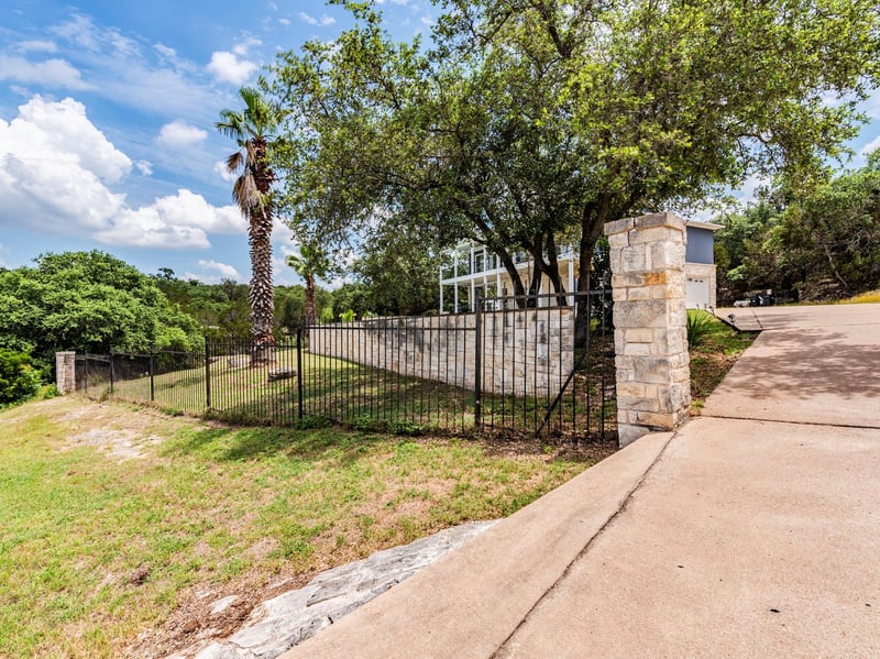 Virtual tour of 22401 Briarview DR