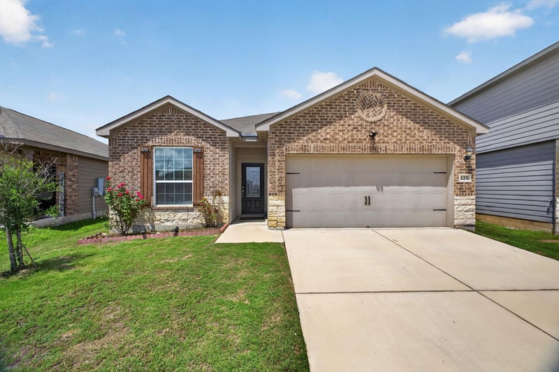 Virtual tour of 225 Mount Vernon WAY