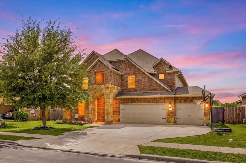Virtual tour of 225 Pettigrew Path