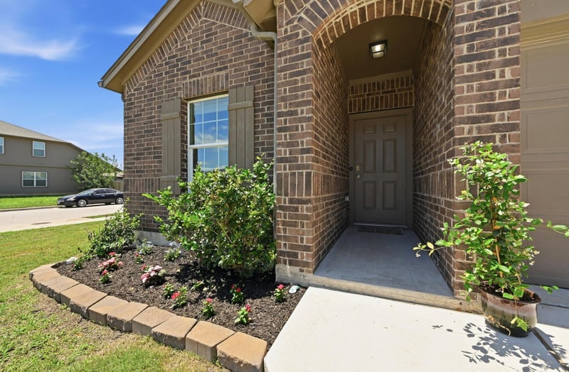 Virtual tour of 227 Hess DR