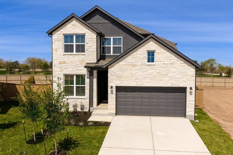Virtual tour of 227 Kingswood DR