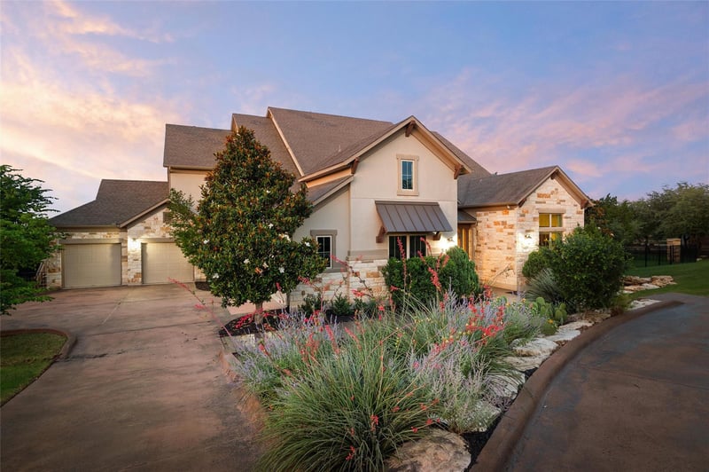 Virtual tour of 227 Smarty Jones Ave