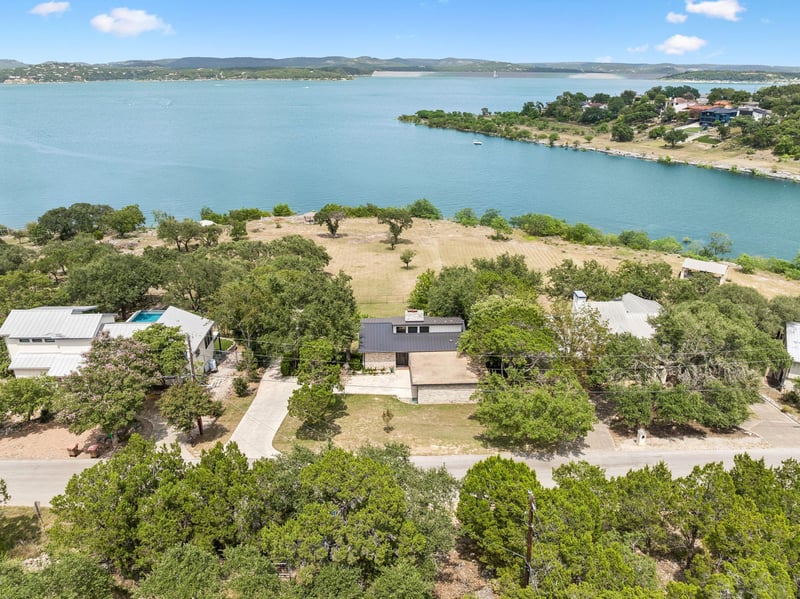 Virtual tour of 2270 Connie DR