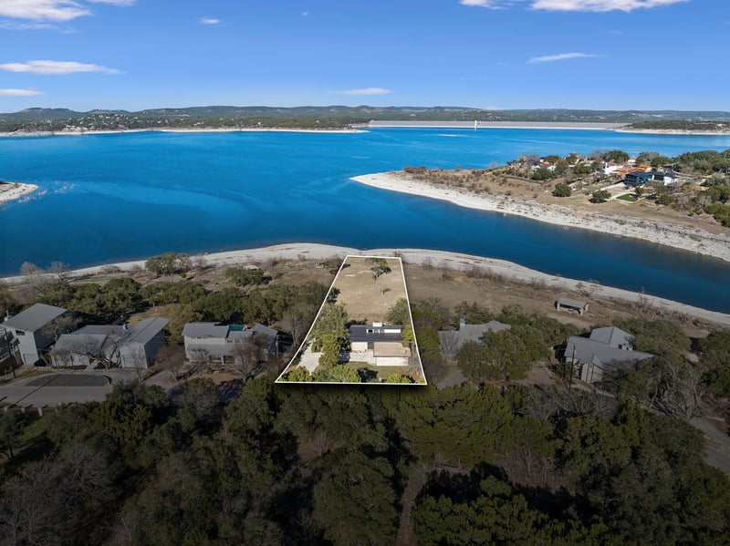 Virtual tour of 2270 Connie DR