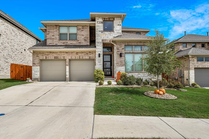 Virtual tour of 228 Gary Wayne Dr