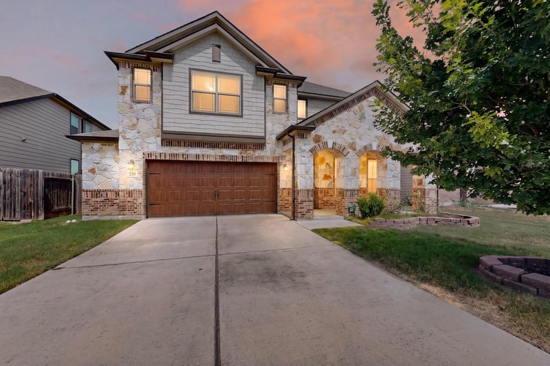 Virtual tour of 230 Jarbridge DR