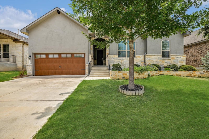 Virtual tour of 230 Sigel Ave