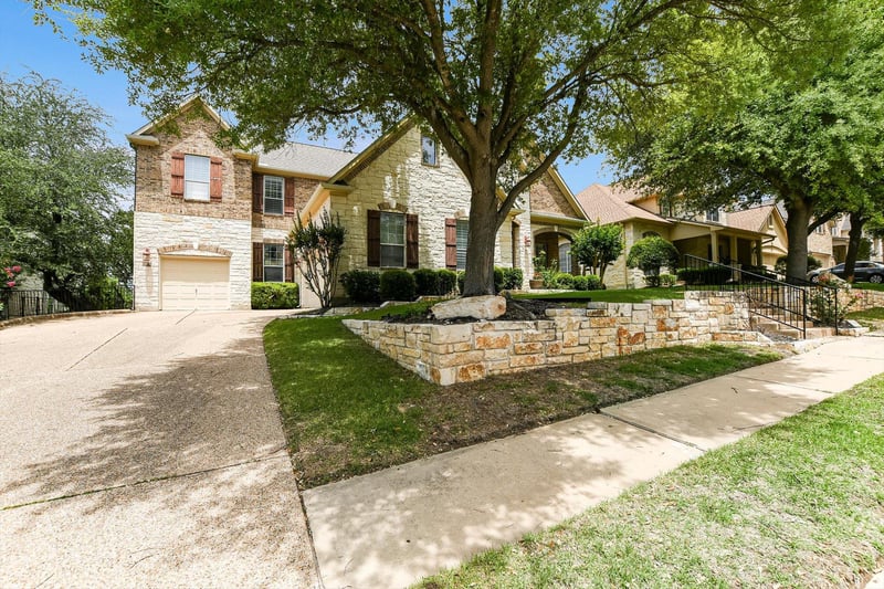 Virtual tour of 2300 Aldworth DR