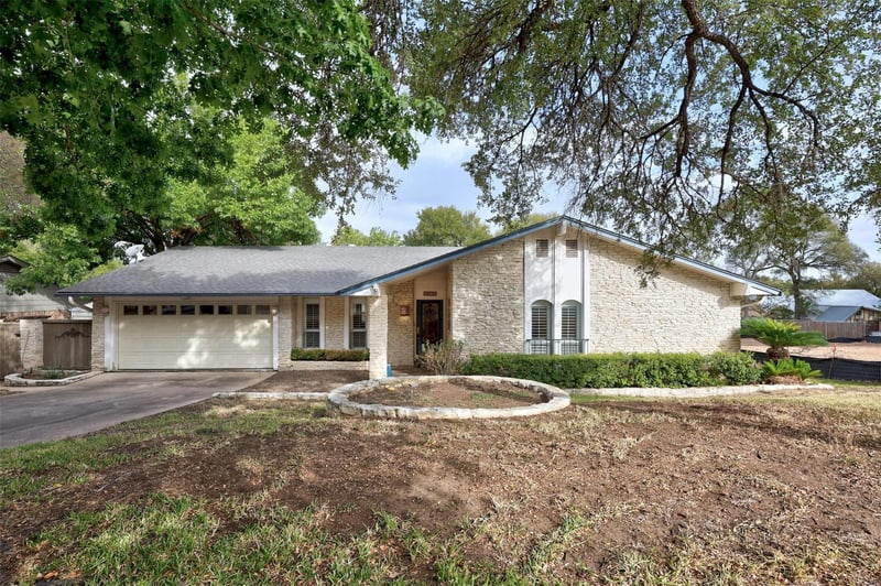 Virtual tour of 2300 Barton Hills DR