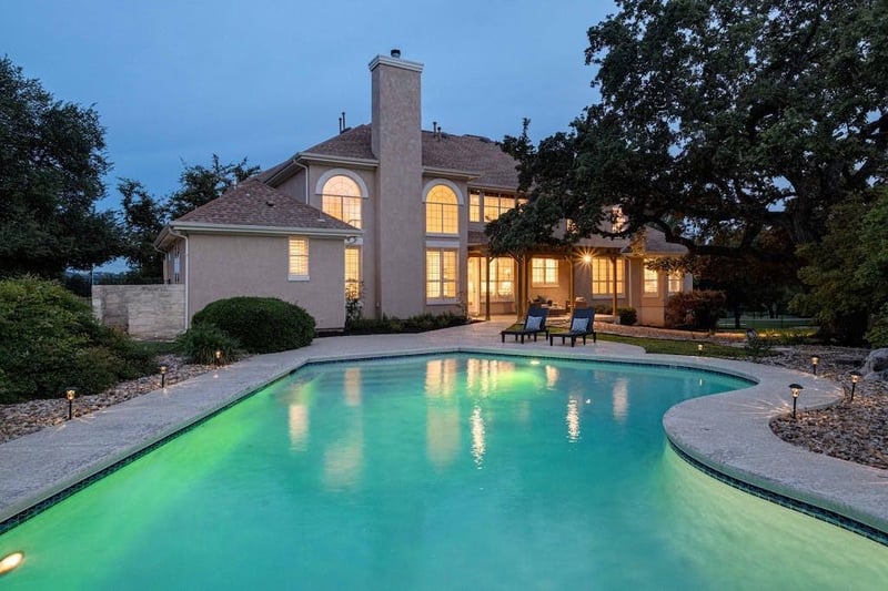 Virtual tour of 2300 Demona DR